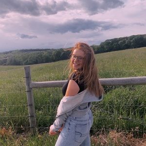 Meet your Posher, Olivia